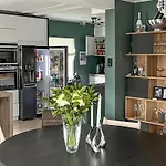 Nice Home In Oslo With Wifi, Private Swimming Pool And 4 Bedrooms